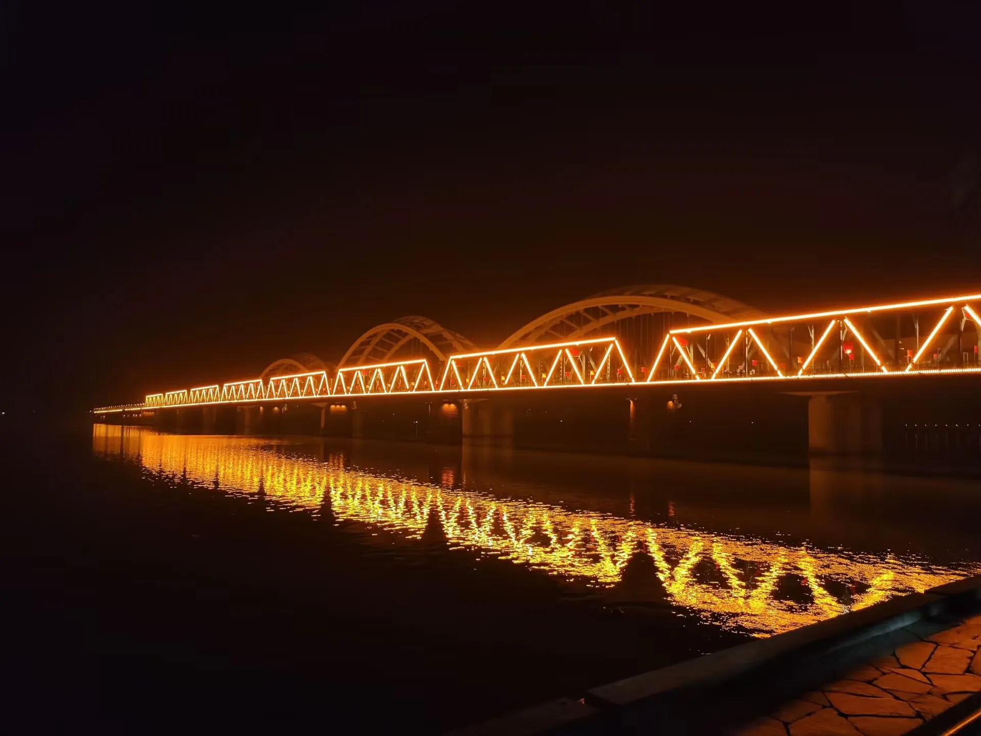 夜色中的松花江铁路桥